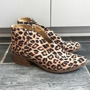 Qupid cheetah wedges